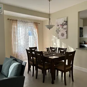 Seamist @oceanpointe Comfy 2br W/pool Gym & Parking , Lucea Jamaica
